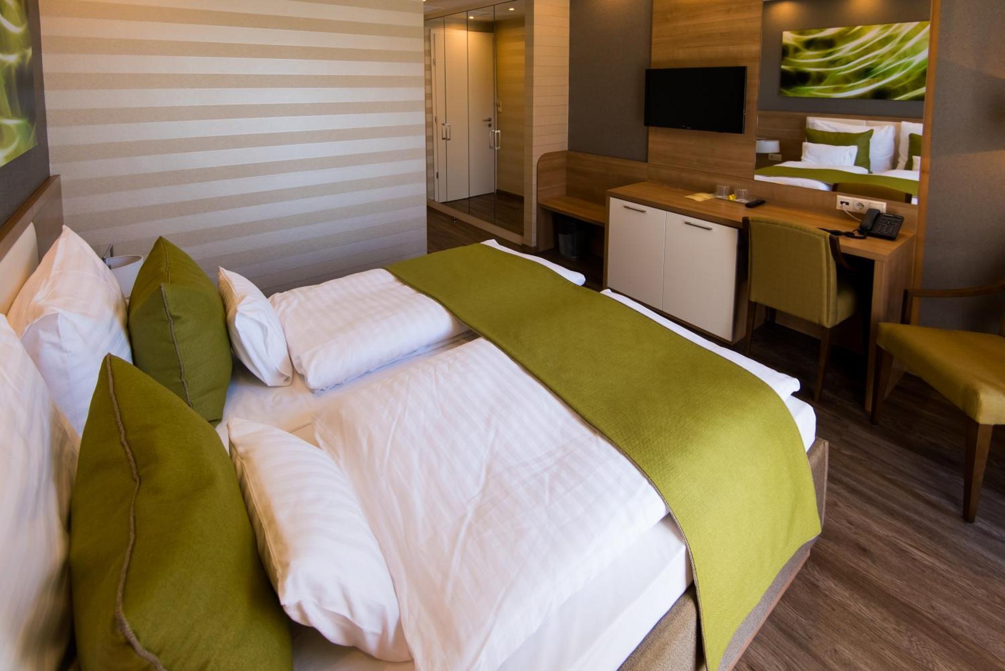 Bh Kristaly Hotel Debrecen Ngoại thất bức ảnh